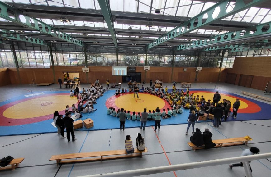 5 OHG-Ringer realisieren ein soziales Sportprojekt an Ludwigsburgs Grundschulen 