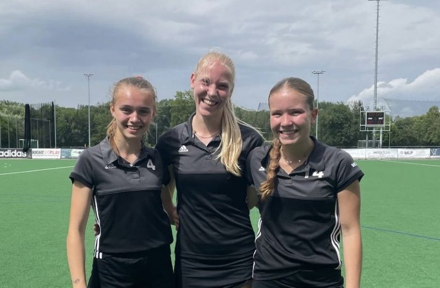 Erfolgreicher 2. Platz für Anissa Czech, Pauline Görl und Greta Knecht (alle 10e) beim Länderpokal U16 „Hessenschild“ 
