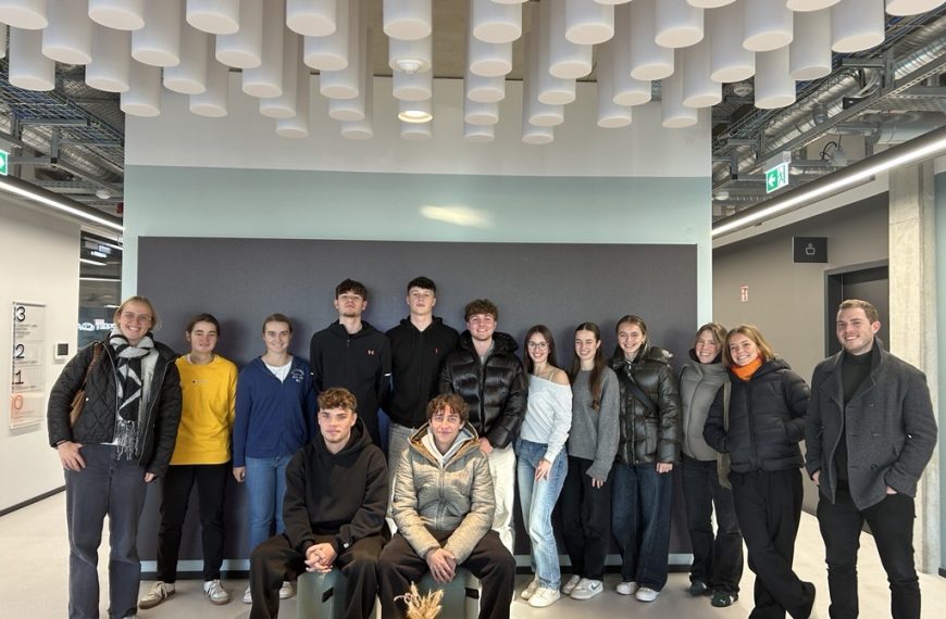 Seminarkurs besucht IPAI SPACES