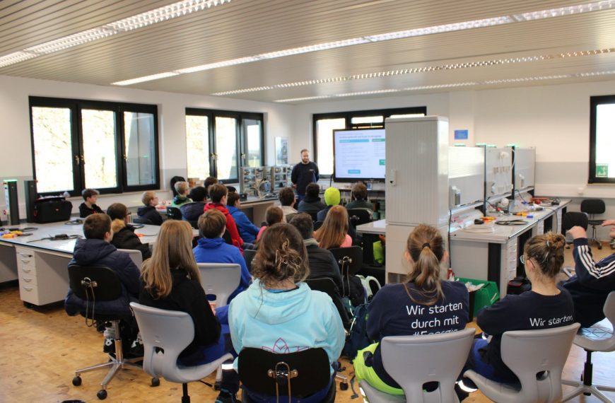 Die TECademy zu Gast bei der Syna in Pleidelsheim