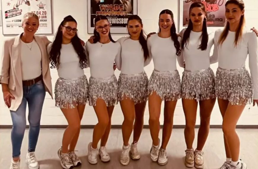 Tanzauftritt des Senior Dance Teams in der MHP Arena