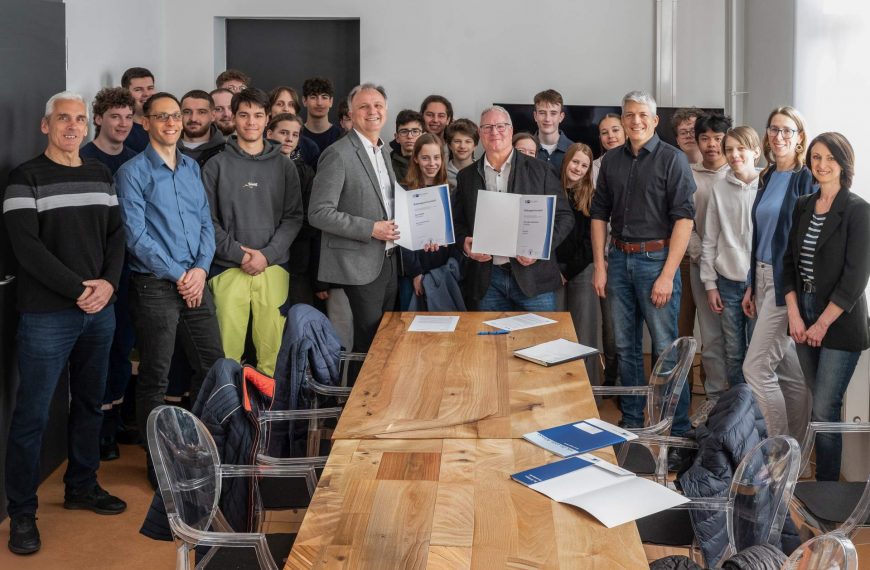 Bildungspartnerschaft mit Synya offiziell unterzeichnet